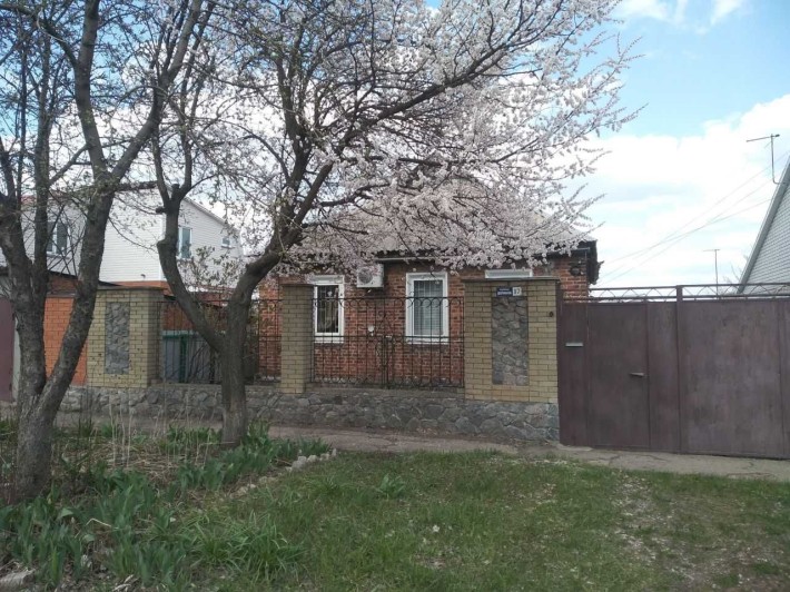 Дом на Немышле возле метро - фото 1