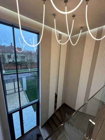 Продажа Стильного ДОМА в Совиньоне,  200м², 5 соток - фото 1