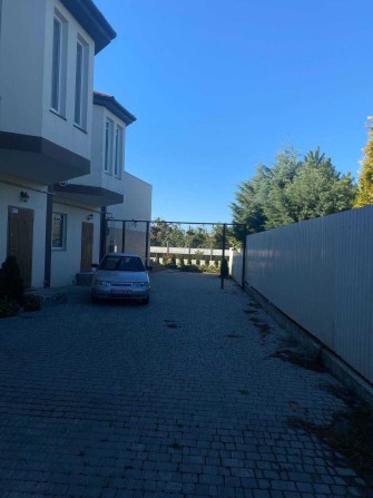 Продам  коттедж  на Добровольского со своим двором 55000у.е - фото 1