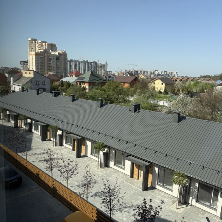 Продам ОДНОПОВЕРХОВИЙ ТАУНХАУС в центрі Бучі з каміном - фото 1
