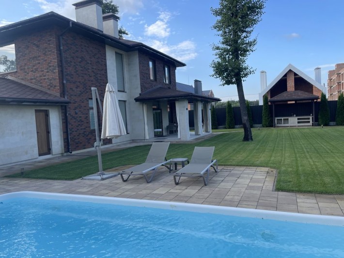 Продаж в Ірпені дім з басейном і ремонтом! - фото 1