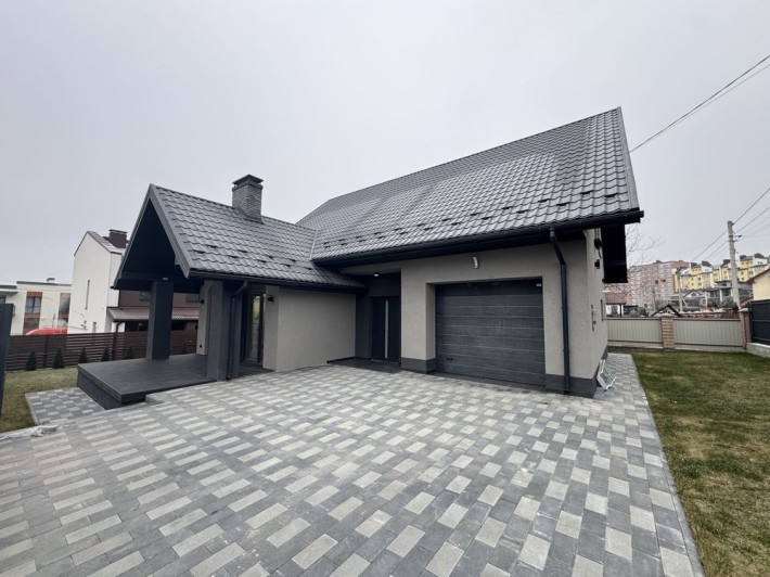 Продаж сучасного будинку у престижному районі - фото 1