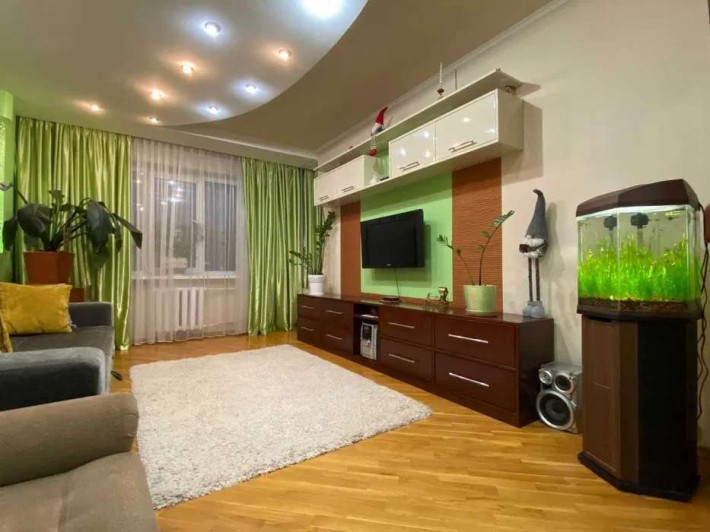 Продаж 3-к квартири вул. Рональда Рейгана 10 - фото 1