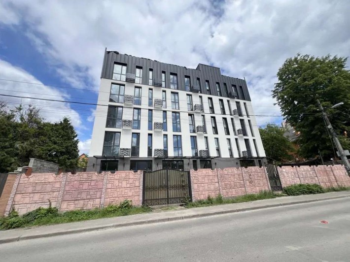 Продаж 1-к квартири вул. Осіння 28 - фото 1