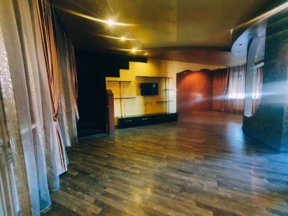 Терміновий продаж. Без комісії. Будинок  таунхаус в центрі міста Креме Кременчук