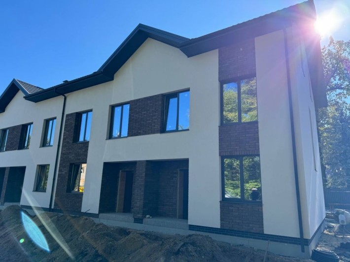 Продаж таунів Ірпінь, центр. вул.Ніжинська - фото 1