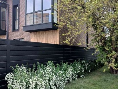 Центр Буча Вишнева 5. Поруч гімназія та вся інфраструктура. Буча