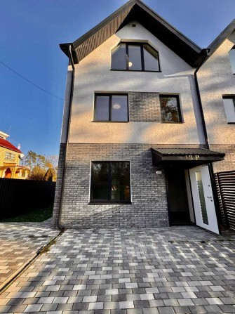 Продається КРАЙНІЙ  таун з ремонтом 120кв.м та 2 сотки землі  з газом - фото 1
