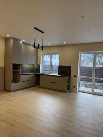 Продаж! Таунхаус з ремонтом  Ірпінь центр Камін в подарунок! - фото 1