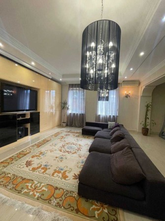 Продам будинок з ремонтом та меблями з басейном в Соф. Борщагівці - фото 1
