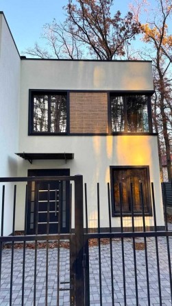 Дуплекс біля лісу в Ірпені  з червоної цегли | 107 м² | 1,98 сотки. - фото 1