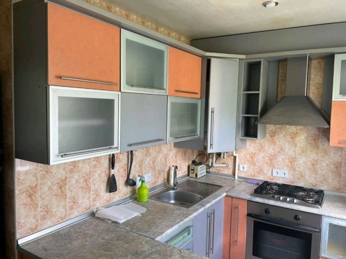 Сдам 3х к комнатную кв-ру 10000 . Рядом  Центр - фото 1