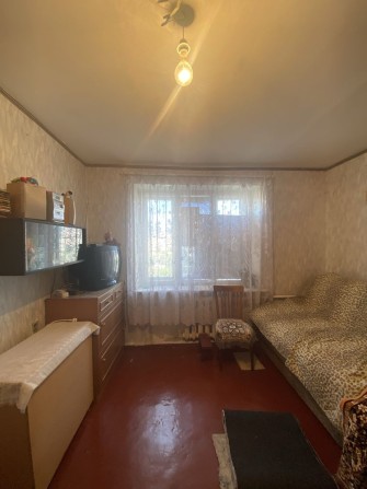 Сдам на длительно коммунальную квартиру - фото 1