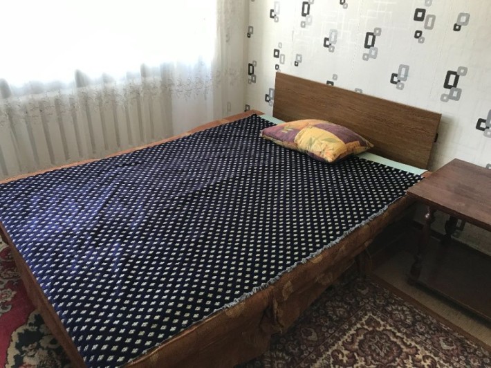 Долгосрочная аренда коммунальной квартиры в городе Черноморске - фото 1