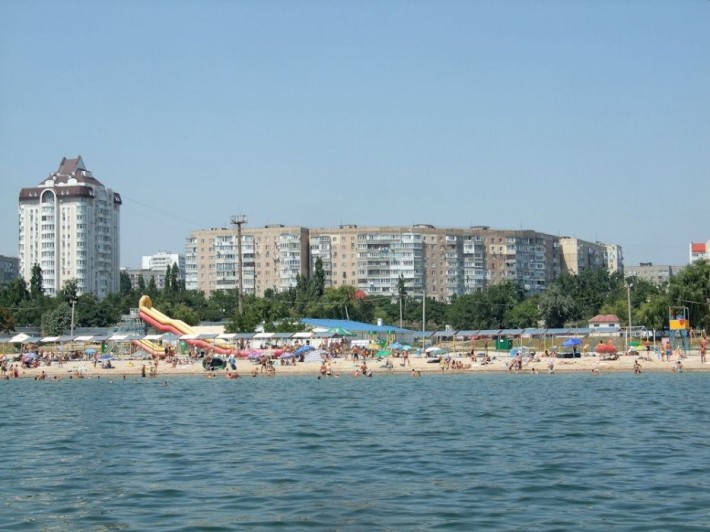 3-комнатная квартира в Южном, ул. Приморская-19,  долгосрочно - фото 1