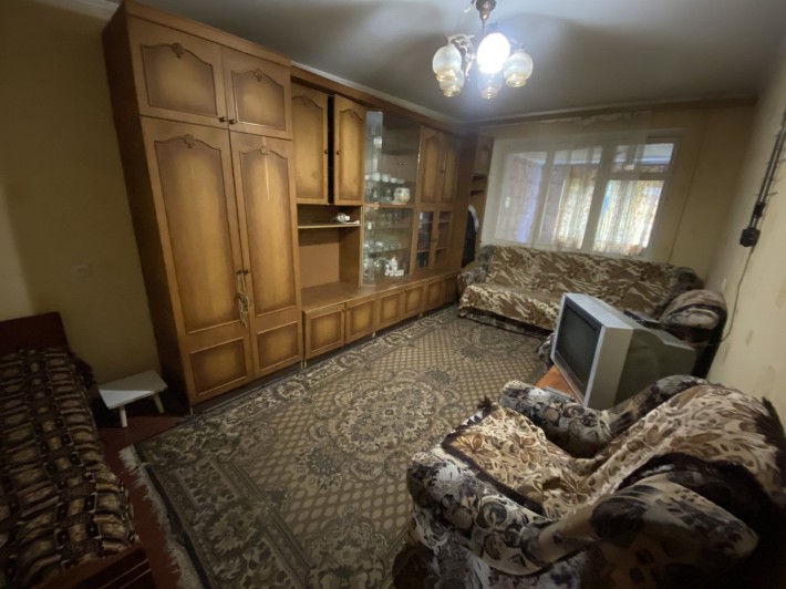 2к Південно - Західний.
Інститутська. 1/5 поверх. Меблі, холодильник.( - фото 1