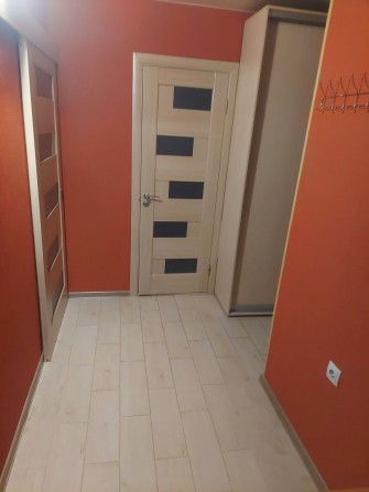 Здам гарну 2 кімнатну квартиру на Лесі Українки. - фото 1