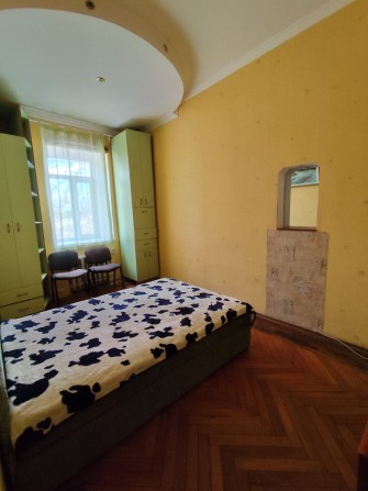 2-кімнатна в Центрі з меблями і технікою - фото 1