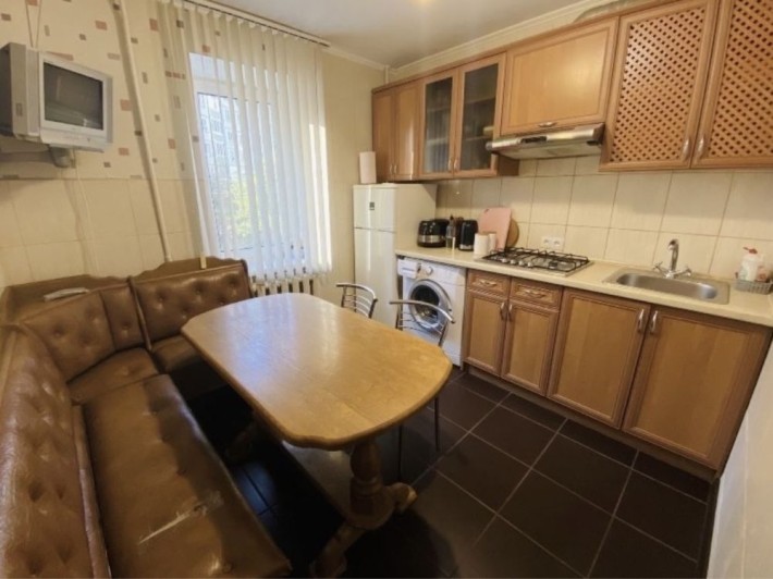 ЦЕНТР! Сдам Красивую 2 комн.кв по ул. 1 Гв. Армии - фото 1