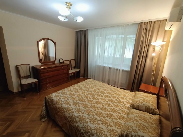 Оренда 4-к квартири в центрі Києва (вул. О.Кониського,16). - фото 1
