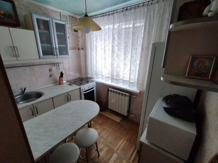 Оренда 2 к. Дніпровський р-н, вул Краківська 18. Метро чернігівська. - фото 1