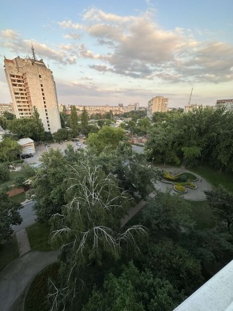 Сдам 5 комнатную квартиру - фото 1