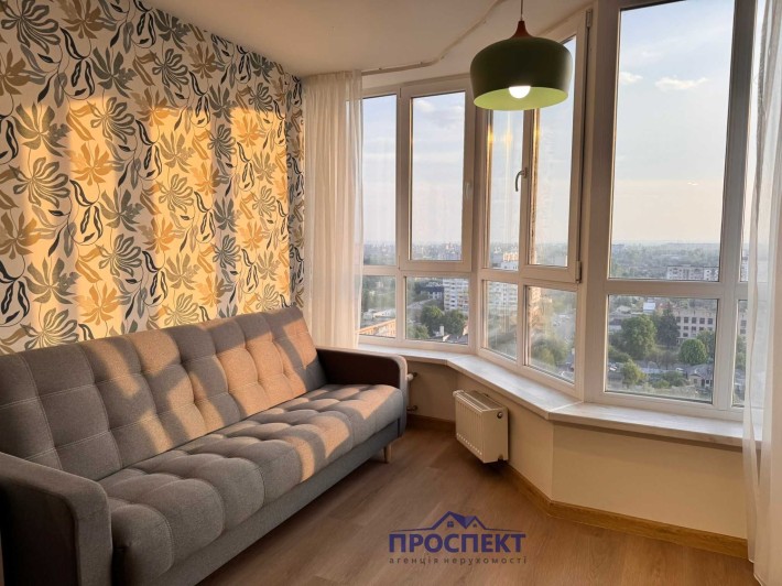 Квартира у центрі з панорамним видом на місто. Грушевського 110 - фото 1