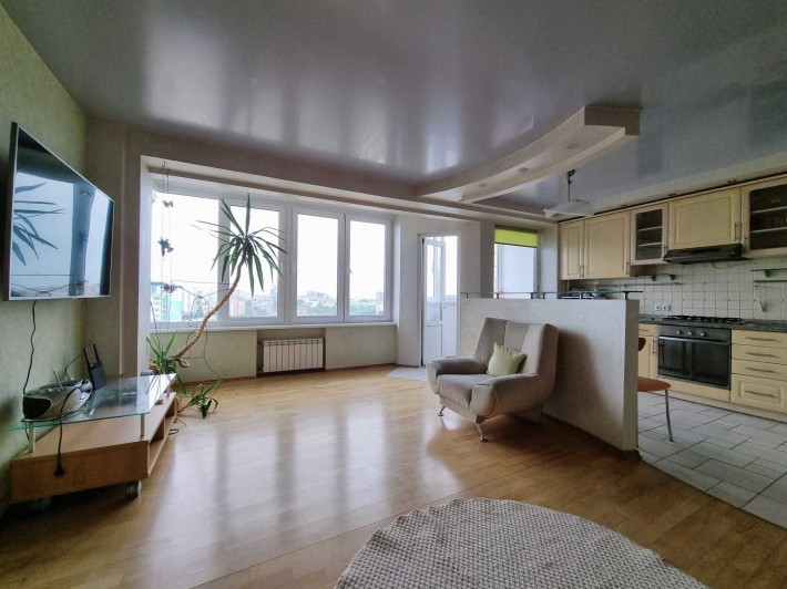 Penthouse 120m2 Three separate bedrooms Львівська пл. Лук'янівська - фото 1