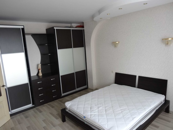 Оренда 2-к кв. (80кв.м)Київ,вул.Олександри Екстер, 9 (ВЛАСНИК) - фото 1