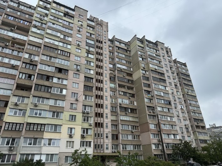 Продаж 1- кімнатної квартири на вул.Кошиця Олександра, 9, Дарницький район. - фото 1