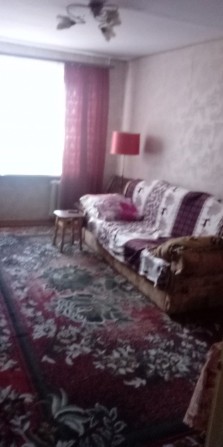 Здаетьтся довгостроково - кімната окрема  з балконом , для дівчини . - фото 1