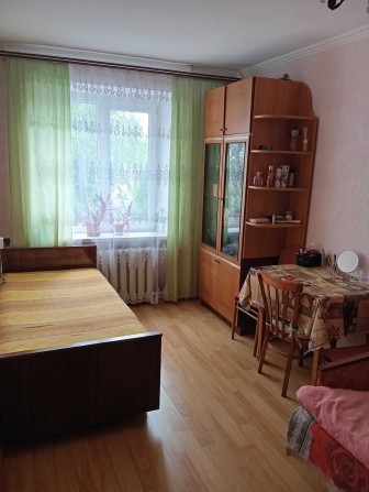 Здається кімната для 1-2 дівчат з проживанням власниці. - фото 1