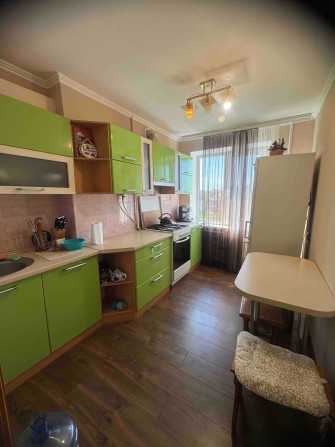 Сдам 2 ух комнатную квартиру по ул. Холодильная 67 ( ж/м Клочко 6 ) - фото 1
