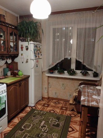 Кімната для дівчини на підселення на Київській(комунальні враховані) - фото 1