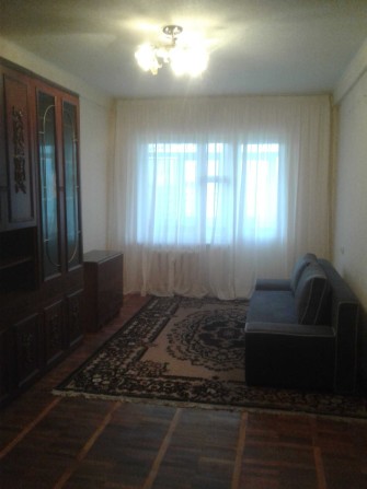 Сдаю 3х комн. кв. ПЕСКИ  р-н АМСТОРА 9/9 с 31.05! - фото 1