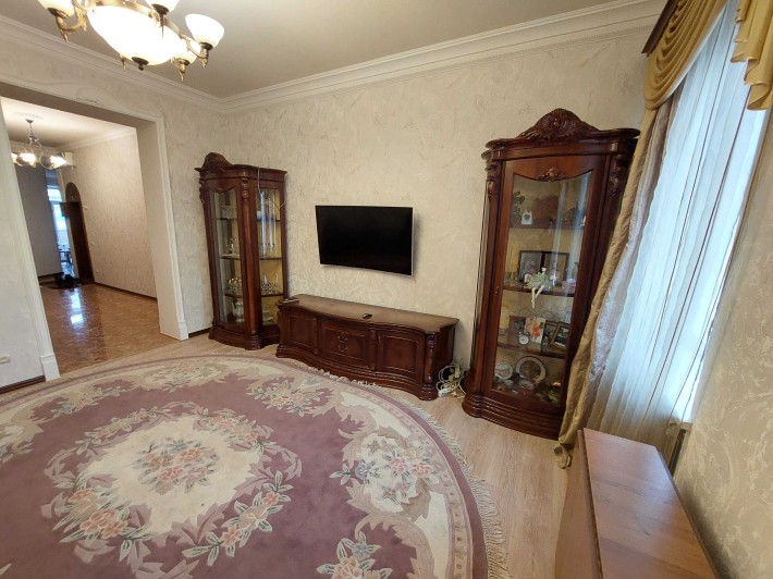 Оренда 3 кімн.квартири по вул.Театральній(центр) - фото 1