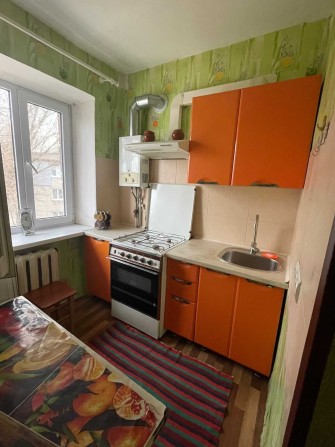 6000 грн Сдам 2 ком квартиру ул Магистральная с мебелью и техникой - фото 1