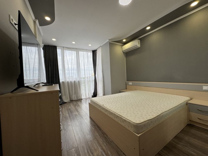 Стрийська 45 , ЖК Леви міста , вільна кв в новобудові , ліжко , диван - фото 1