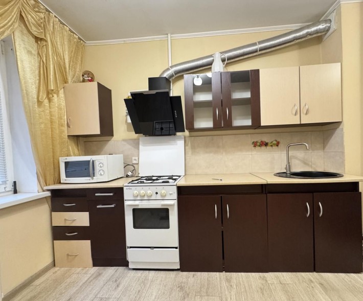 Сдам  реальную,2 к кв на Победе,проспект Героев 27 - фото 1
