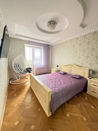 Оренда шикарної 2-кімнатної квартири в парковій зоні на вул.Жасминова - фото 1