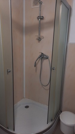 Сдаю 1комн.кв Лески Белая, частный сектор,для 1девушки,,можно студента - фото 1