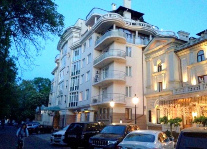 Сдам квартиру в ЖК Аркада. Ул Уютная. Музкомедии. 110 м2, 2 спальни - фото 1