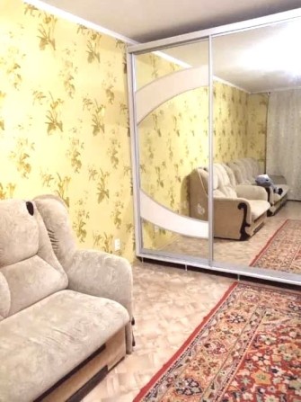 Уютная 1 к.к. в Октябрьском с мебелью и бытовой техникой - фото 1