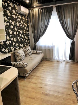 Сдам гостинку в ЖК “Happy House” метро Защитников Украины, Спортивная - фото 1