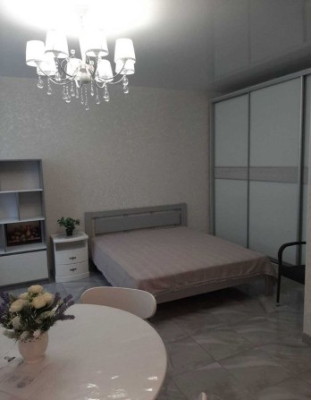 СДАМ 1 ком.ЕВРО квартиру ЖК Море Все новое Мебель Техника - фото 1