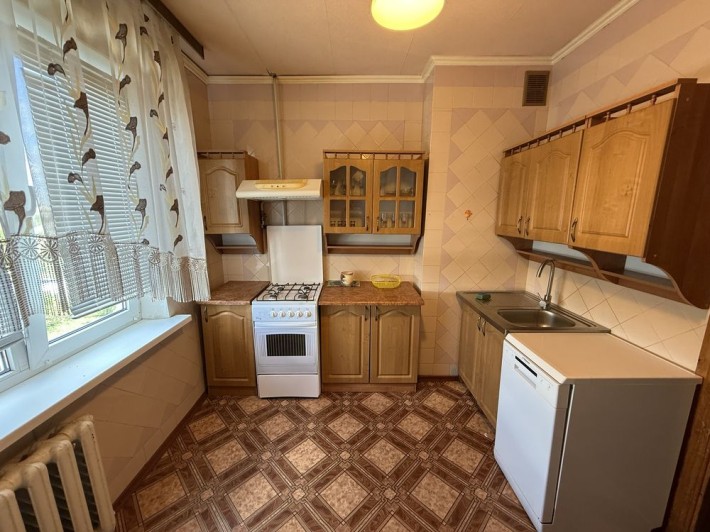 ЗДАМ 2 кімнатну квартиру з меблями та технікою - фото 1