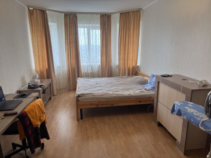 Здам велику 1к.кв.в центрі Бучі.Невелика комуналка.Облаштована.Вільна. - фото 1