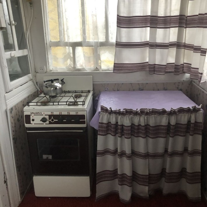 Здається пів будинка в центрі міста - фото 1