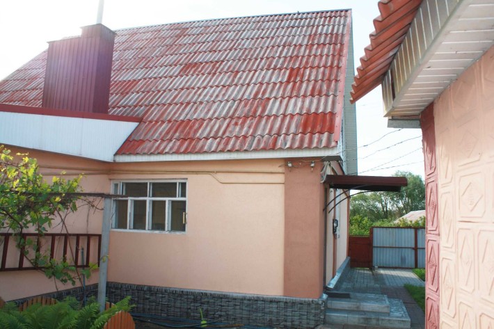 Здається пів дома з усіма зручностями. - фото 1