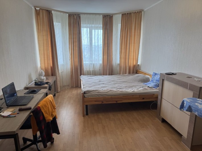 Здам велику 50 м.кв. 1к.кв.в центрі Бучі.Невелика комуналка.Облаштован - фото 1